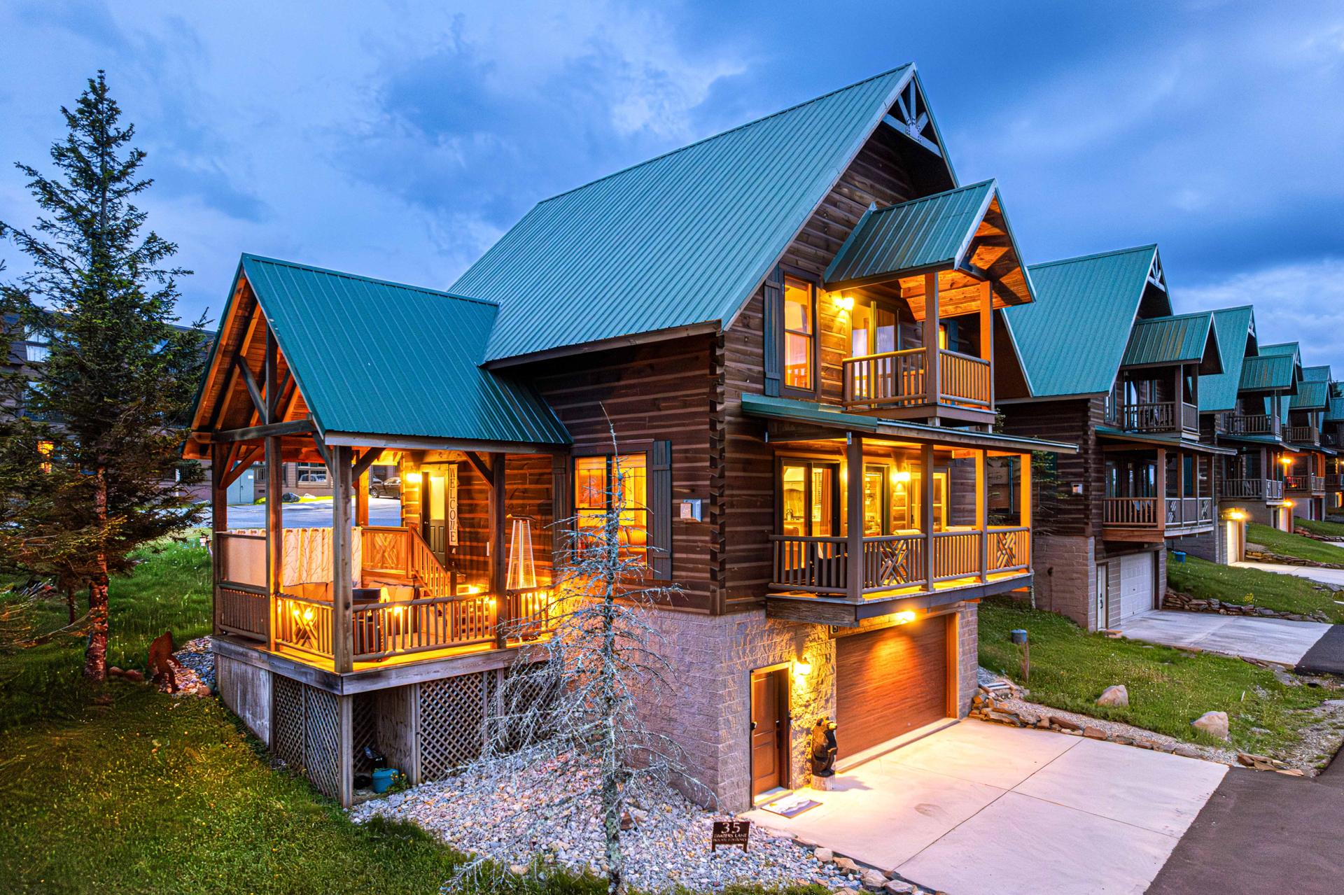 Timbers 5, Sleeps 12 · Walk to the slopes · private hot tub · pet friendly