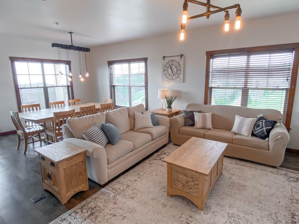 305 Soaring Eagle, living space